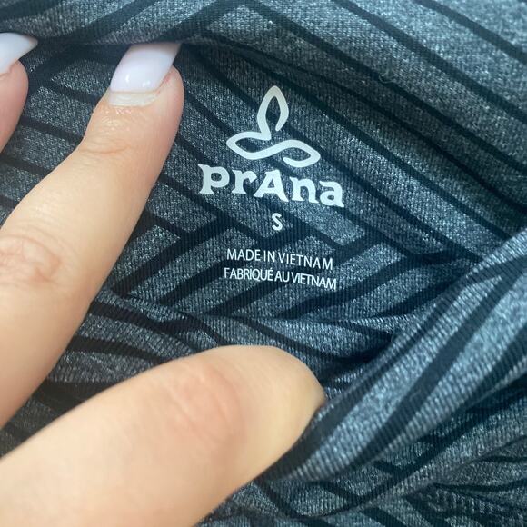 Prana Dark Grey with Black Geometric Stripe Leggings Size Small - Picture 4 of 6